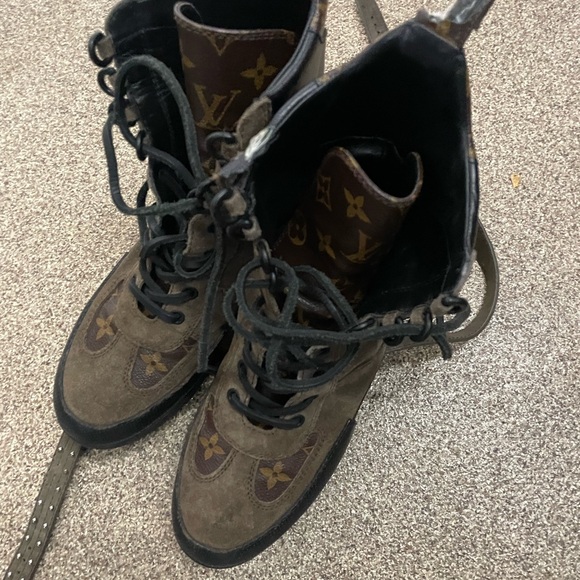 Louis Vuitton boots - Picture 6 of 6